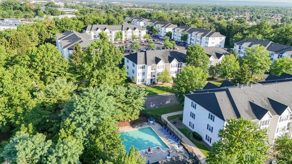 $399,999 | 331 Waterford Drive, Edison, NJ 08817