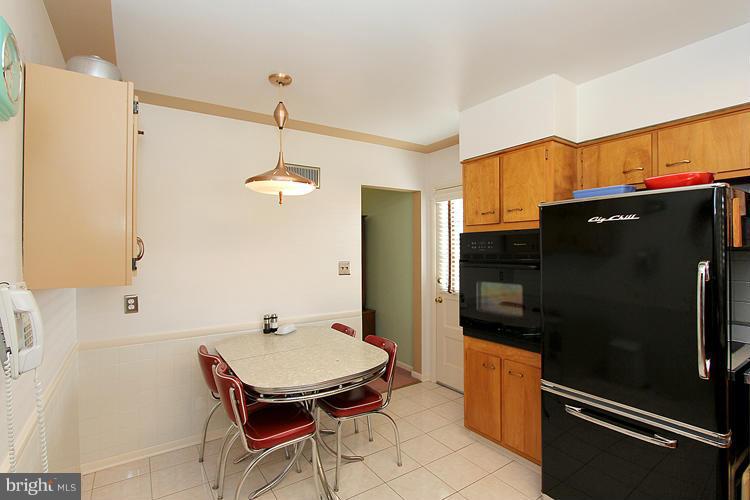 7520 Piney Branch Road Silver Spring, MD 20910 - Photo 11 of 30 Kitchen