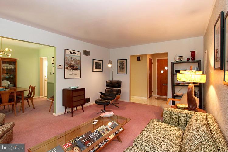 7520 Piney Branch Road Silver Spring, MD 20910 - Photo 6 of 30 Living Room