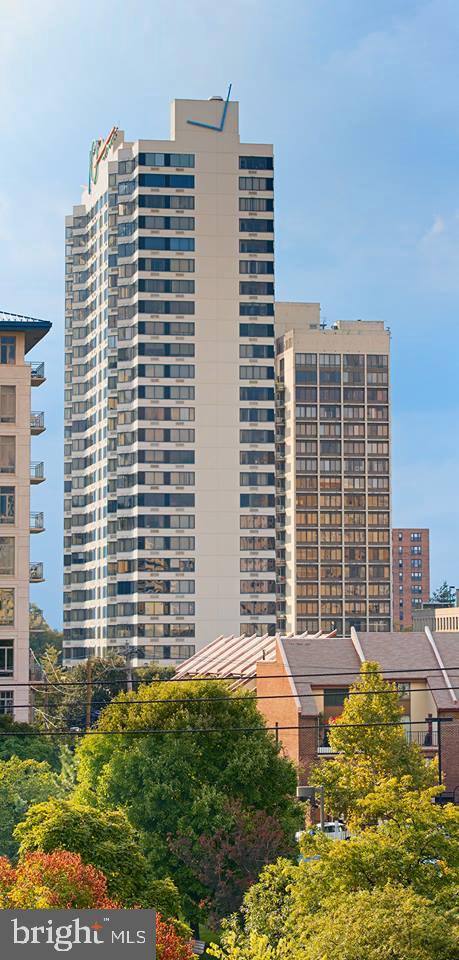 2001 Hamilton Street, Unit 2016 Philadelphia, PA 19130 - Photo 23 of 41 a front view of a building