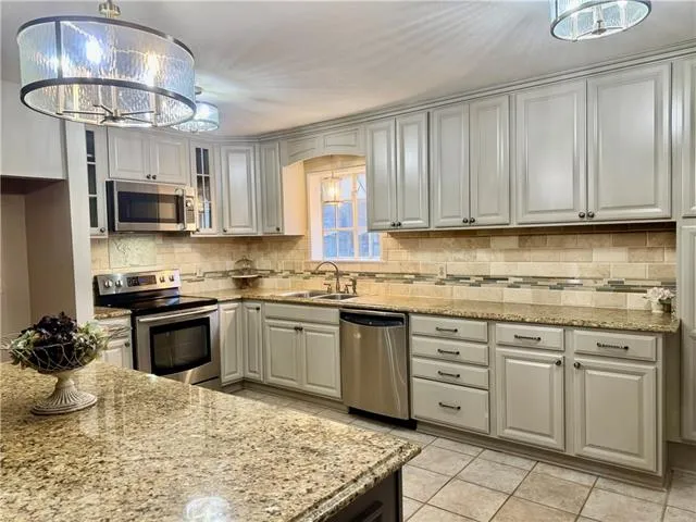 $359,900 | 24 Myrtle Hill Drive, Destrehan, LA 70047