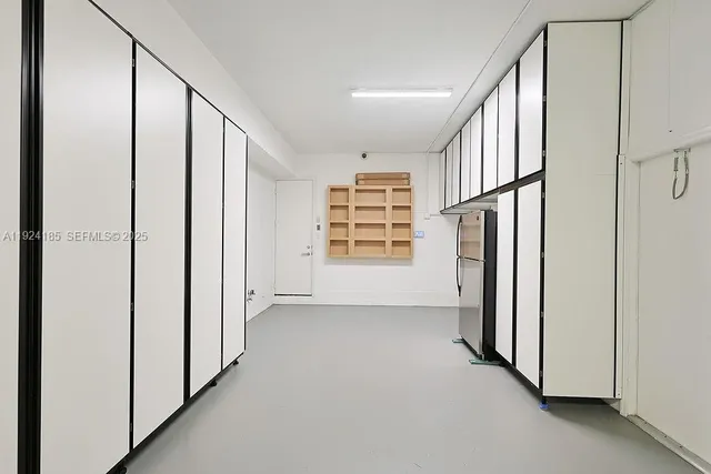 $1,899,900 | 6853 Northwest 113th Place, Doral, FL 33178