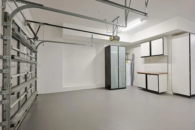 $1,899,900 | 6853 Northwest 113th Place, Doral, FL 33178