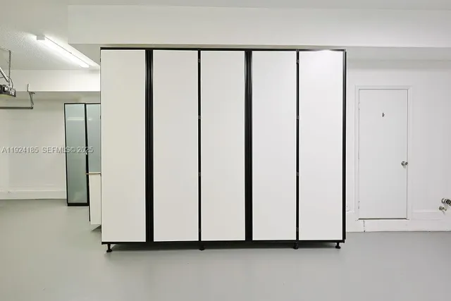 $1,899,900 | 6853 Northwest 113th Place, Doral, FL 33178