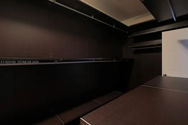 $1,899,900 | 6853 Northwest 113th Place, Doral, FL 33178