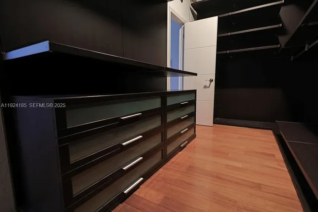 $1,899,900 | 6853 Northwest 113th Place, Doral, FL 33178