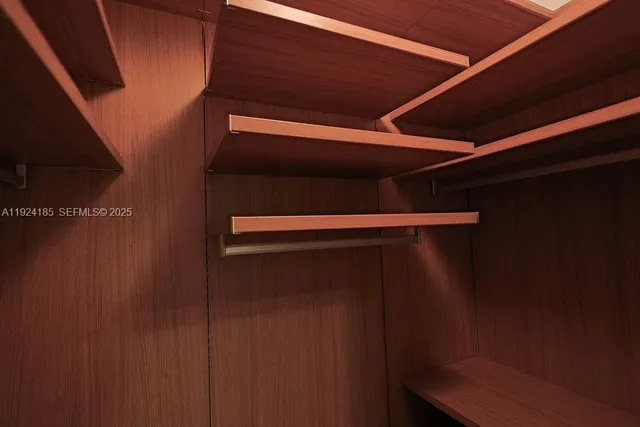 $1,899,900 | 6853 Northwest 113th Place, Doral, FL 33178