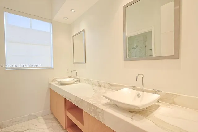 $1,899,900 | 6853 Northwest 113th Place, Doral, FL 33178