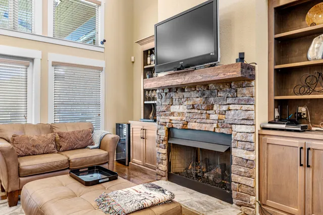 $525,000 | 70 Canyon Villa Lane, Rising Fawn, GA 30738