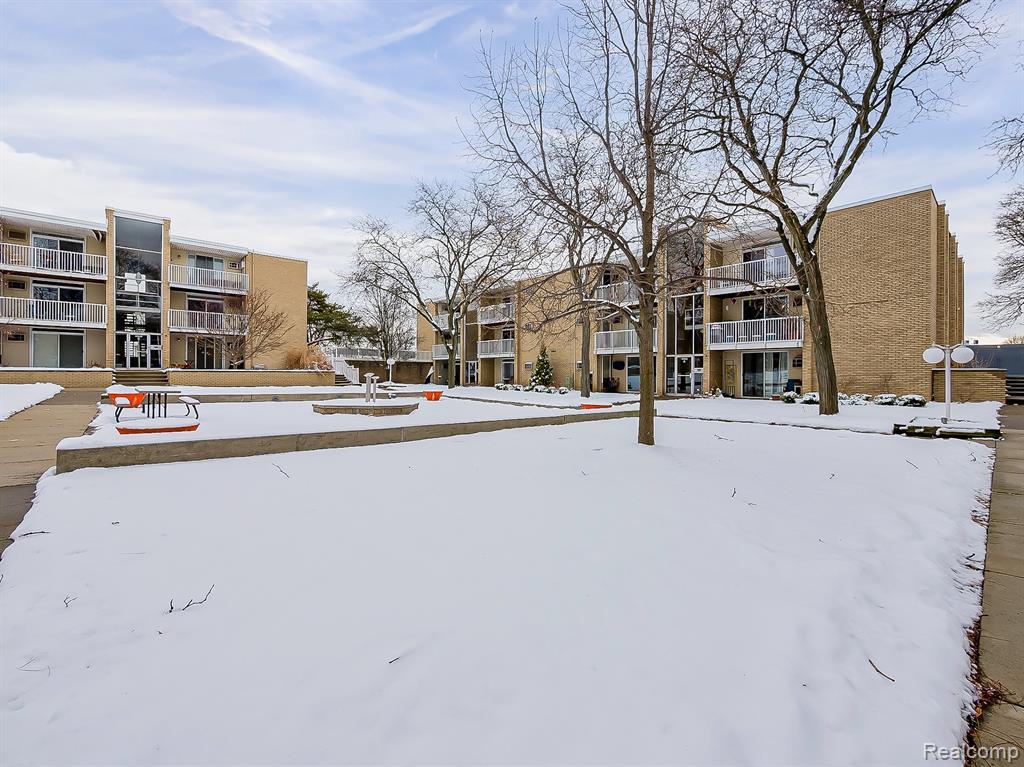 4905 South Crooks Road Royal Oak, MI 48073 - Photo 25 of 28