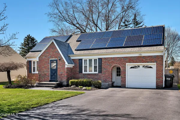 $349,900 | 1022 Day Road, Schenectady, NY 12303