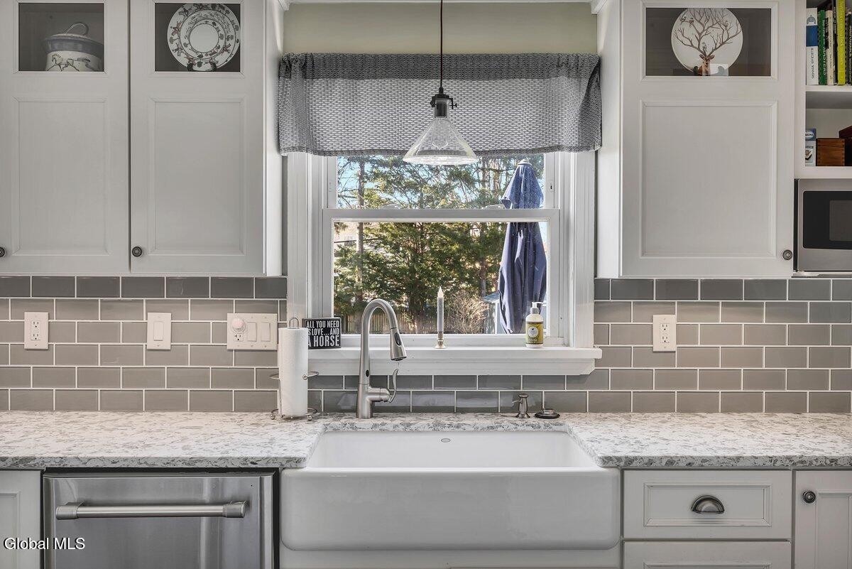 1022 Day Road Schenectady, NY 12303 - Photo 11 of 28 P1804198