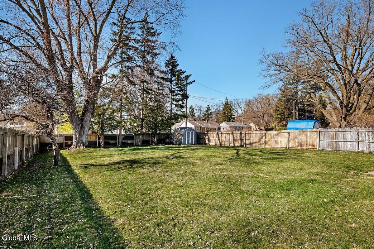 1022 Day Road Schenectady, NY 12303 - Photo 18 of 28 P1804094