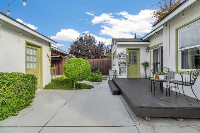 a house view with a outdoor space