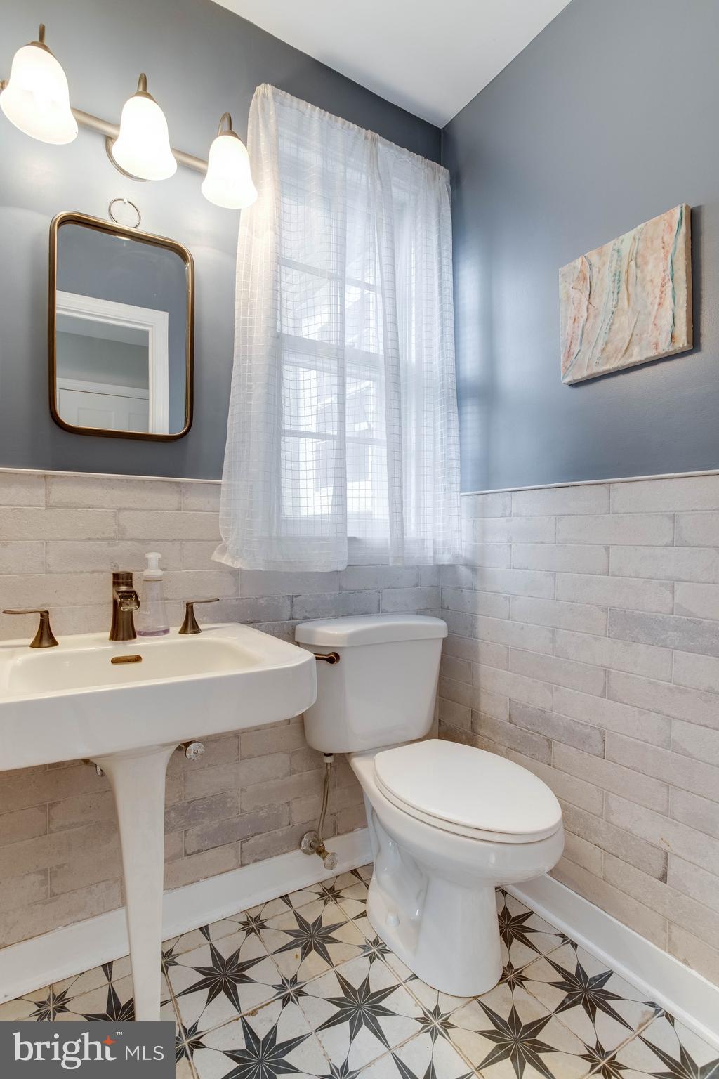342 Broadmoor Road Baltimore, MD 21212 - Photo 11 of 50