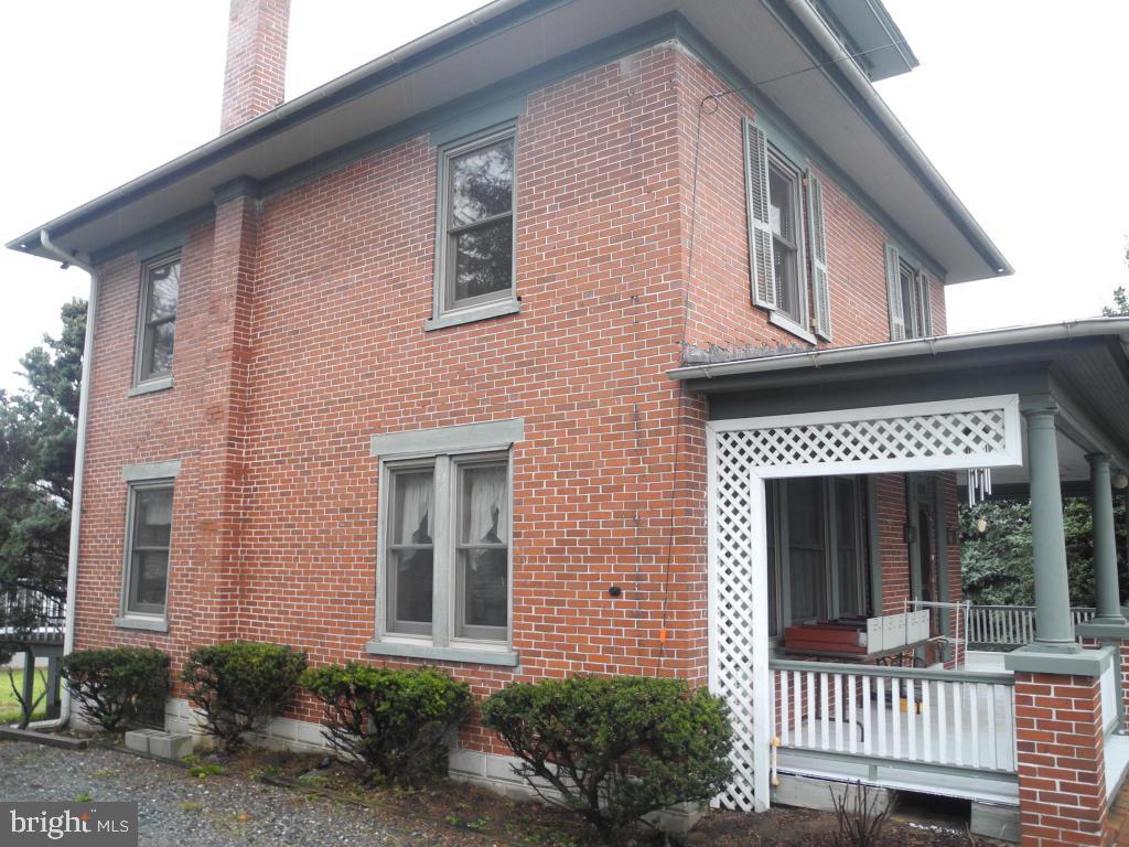 747 Village Road Lancaster, PA 17602 - Photo 3 of 23 Gallery Image 3