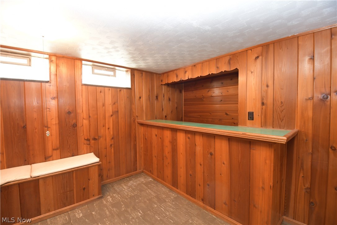 5515 Huron Road Lyndhurst, OH 44124 - Photo 24 of 35