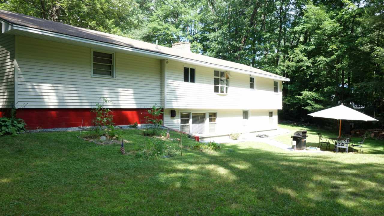 7 Albin Road Bow, NH 03304 - Photo 2 of 21