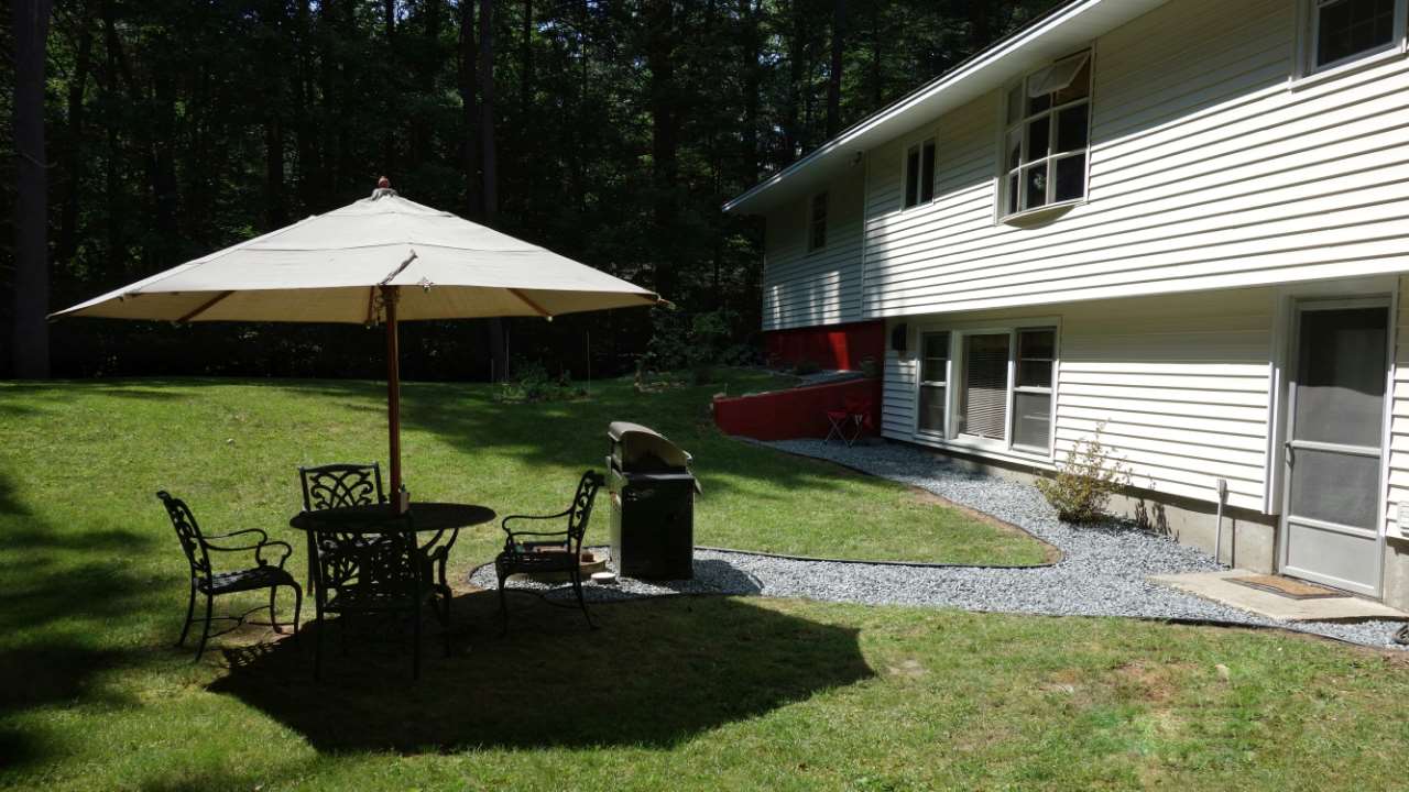 7 Albin Road Bow, NH 03304 - Photo 3 of 21
