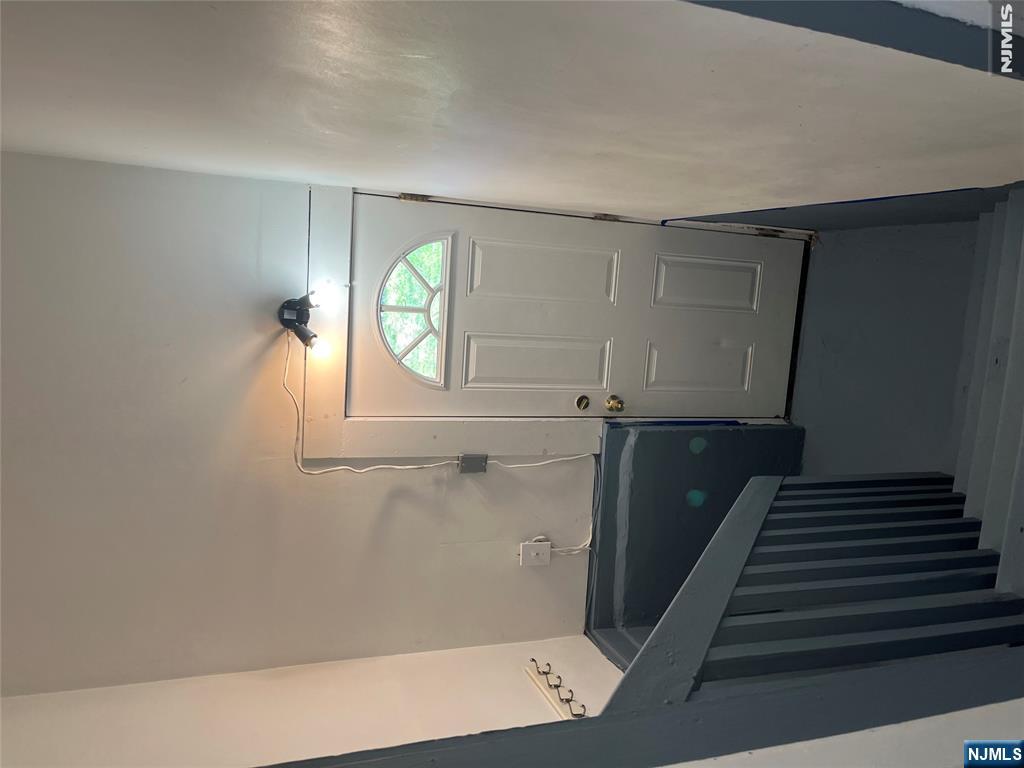 85 South Summit Street Bergenfield, NJ 07621 - Photo 8 of 12