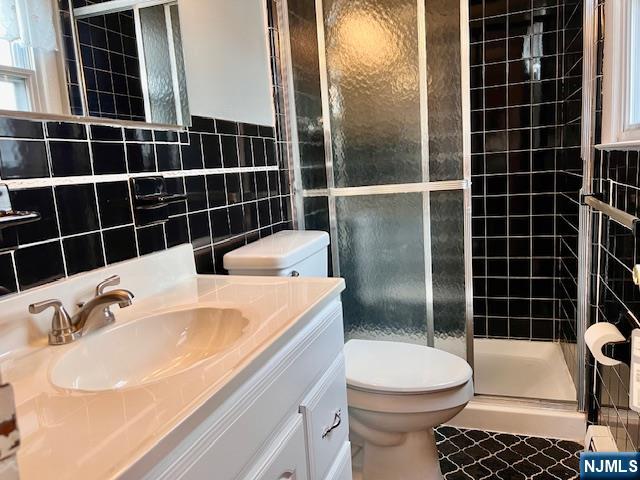 661 Clinton Place Ridgefield, NJ 07657 - Photo 15 of 25