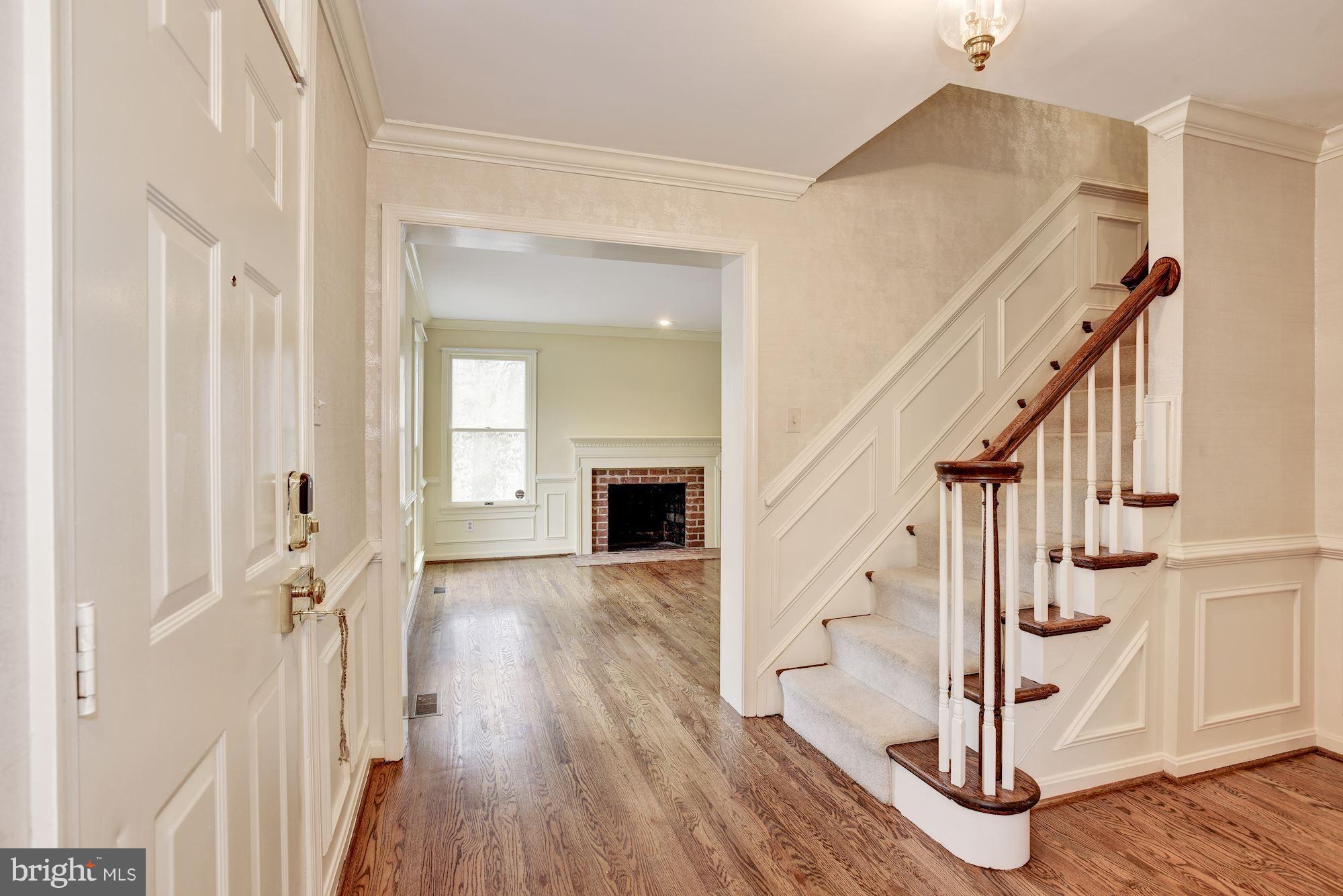 6074 Loventree Road Columbia, MD 21044 - Photo 2 of 27 Foyer