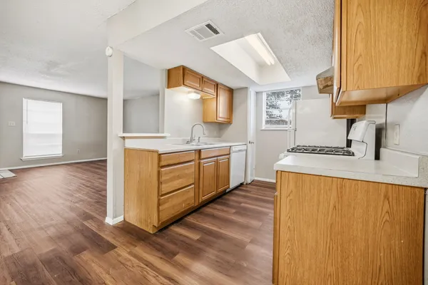 $1,425 | 5200 Nuckols Crossing Road, Unit B, Austin, TX 78744