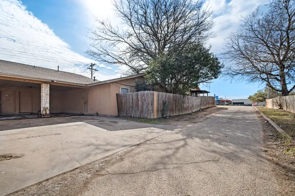 $1,425 | 5200 Nuckols Crossing Road, Unit B, Austin, TX 78744