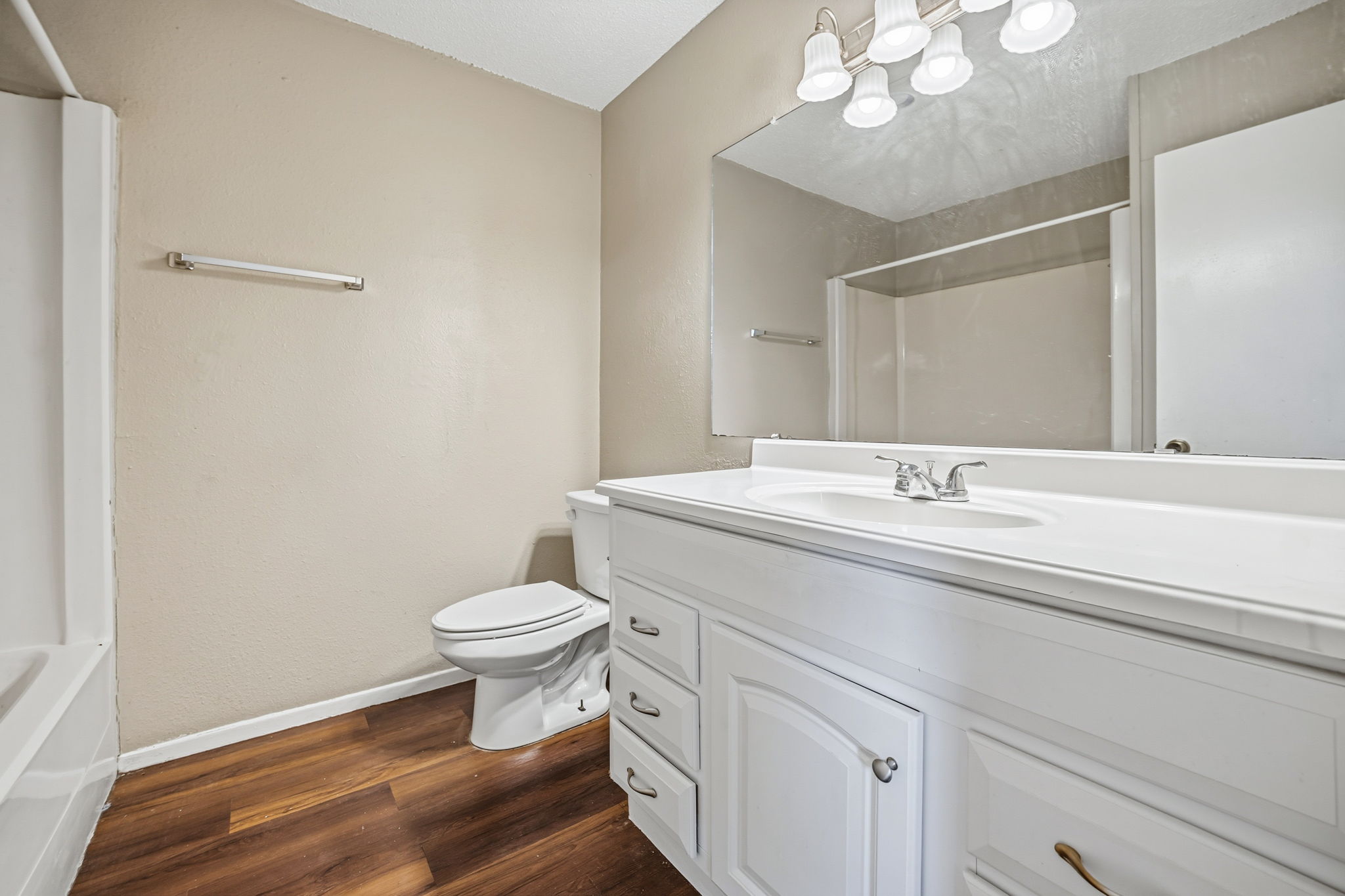 5200 Nuckols Crossing Road, Unit B Austin, TX 78744 - Photo 5 of 14