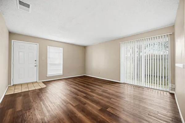 $1,425 | 5200 Nuckols Crossing Road, Unit B, Austin, TX 78744