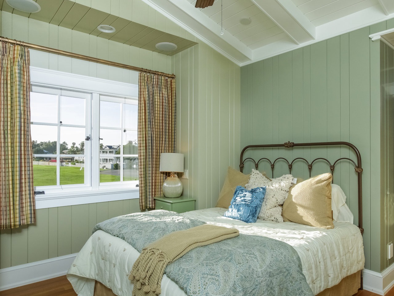 211 Ocean Drive Coronado, CA 92118 - Photo 17 of 24