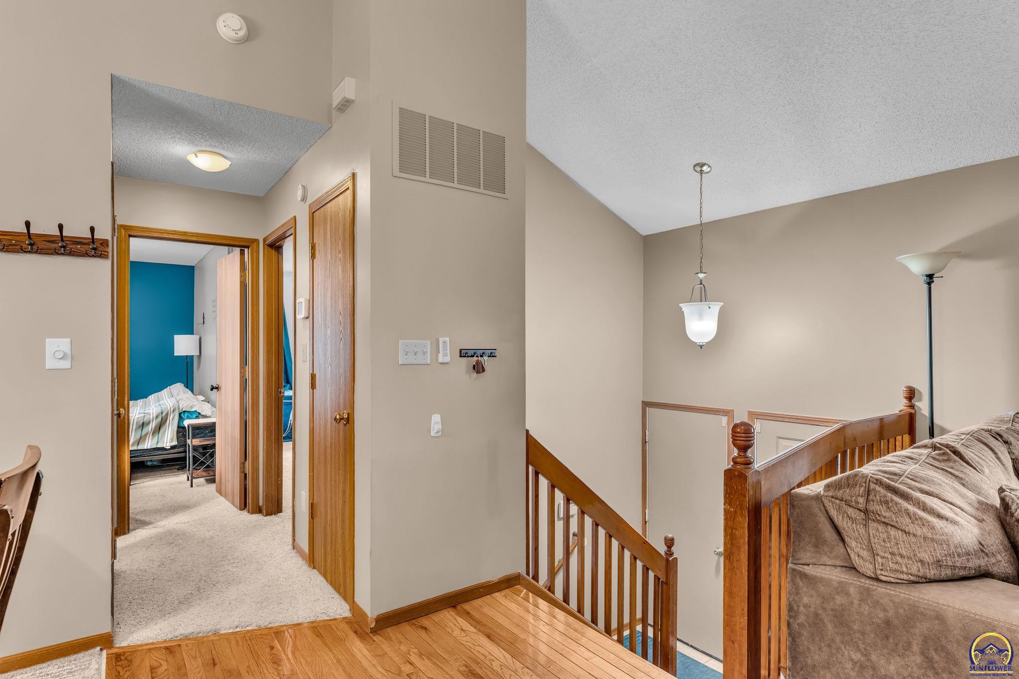 7425 Southwest 27th Street Topeka, KS 66614 - Photo 4 of 25
