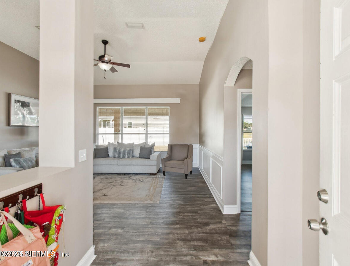 2955 Ravine Hill Drive Middleburg, FL 32068 - Photo 12 of 38 a very nice looking room with a large window