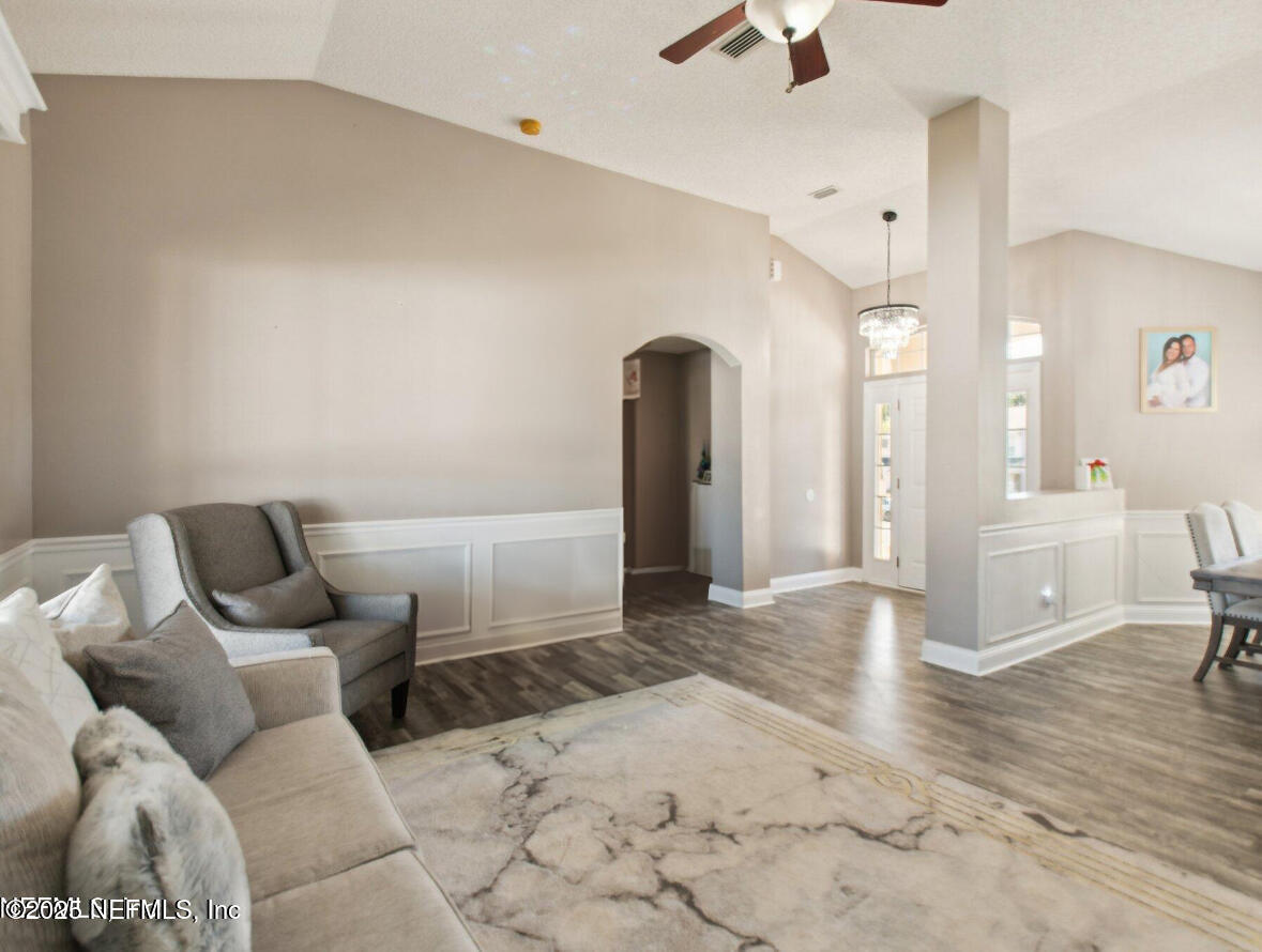 2955 Ravine Hill Drive Middleburg, FL 32068 - Photo 13 of 38 a living room with furniture