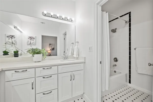 $1,699 | 6501 Columbia Oaks Court, Unit D8, Austin, TX 78759