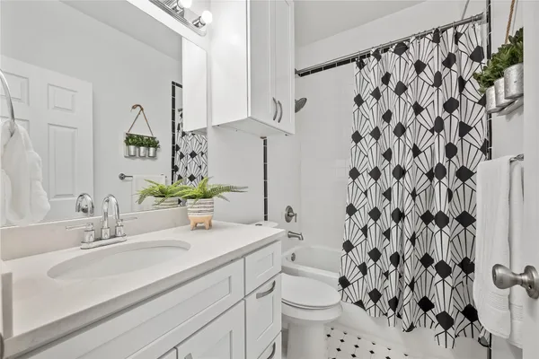 $1,699 | 6501 Columbia Oaks Court, Unit D8, Austin, TX 78759