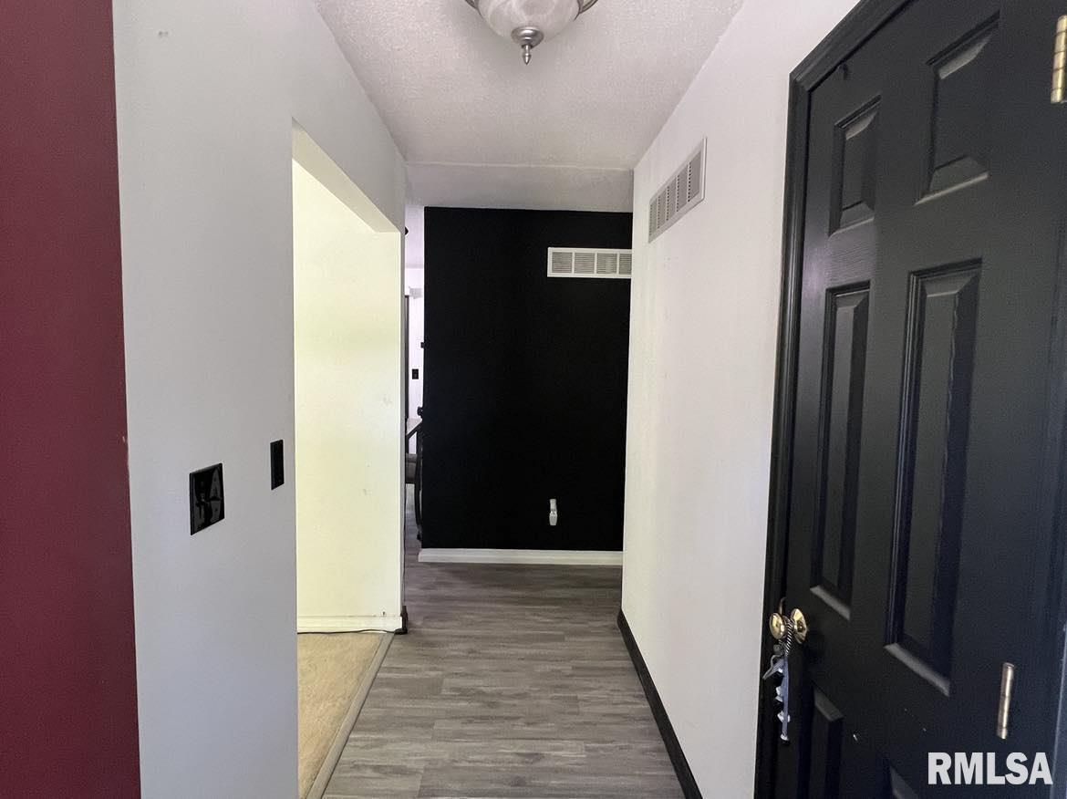 316 Jana Road Macomb, IL 61455 - Photo 17 of 31 Gallery Image 17