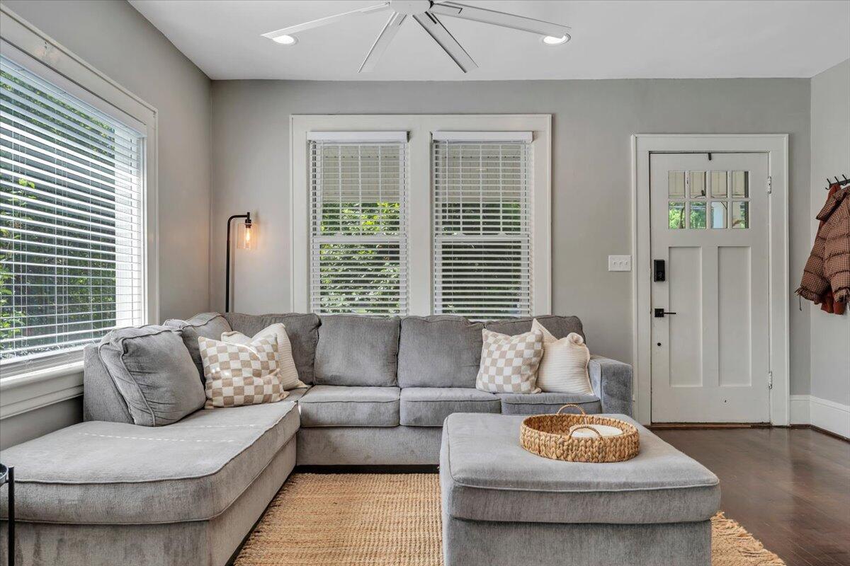 1205 Summit Avenue Southwest Roanoke, VA 24015 - Photo 12 of 52 12-MIB09203
