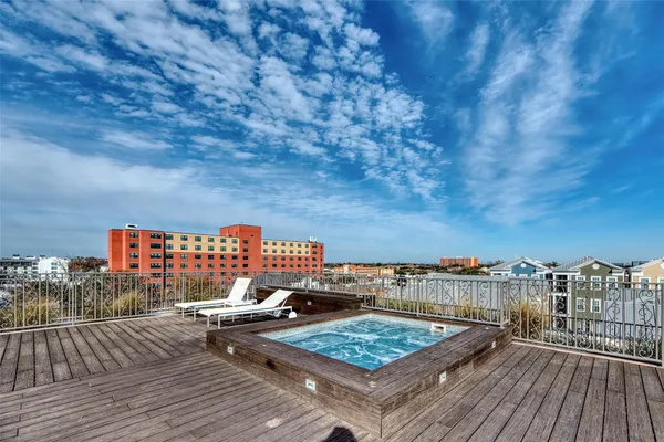$1,075,000 | 1714 Ashland Street, Unit 205, Houston, TX 77008