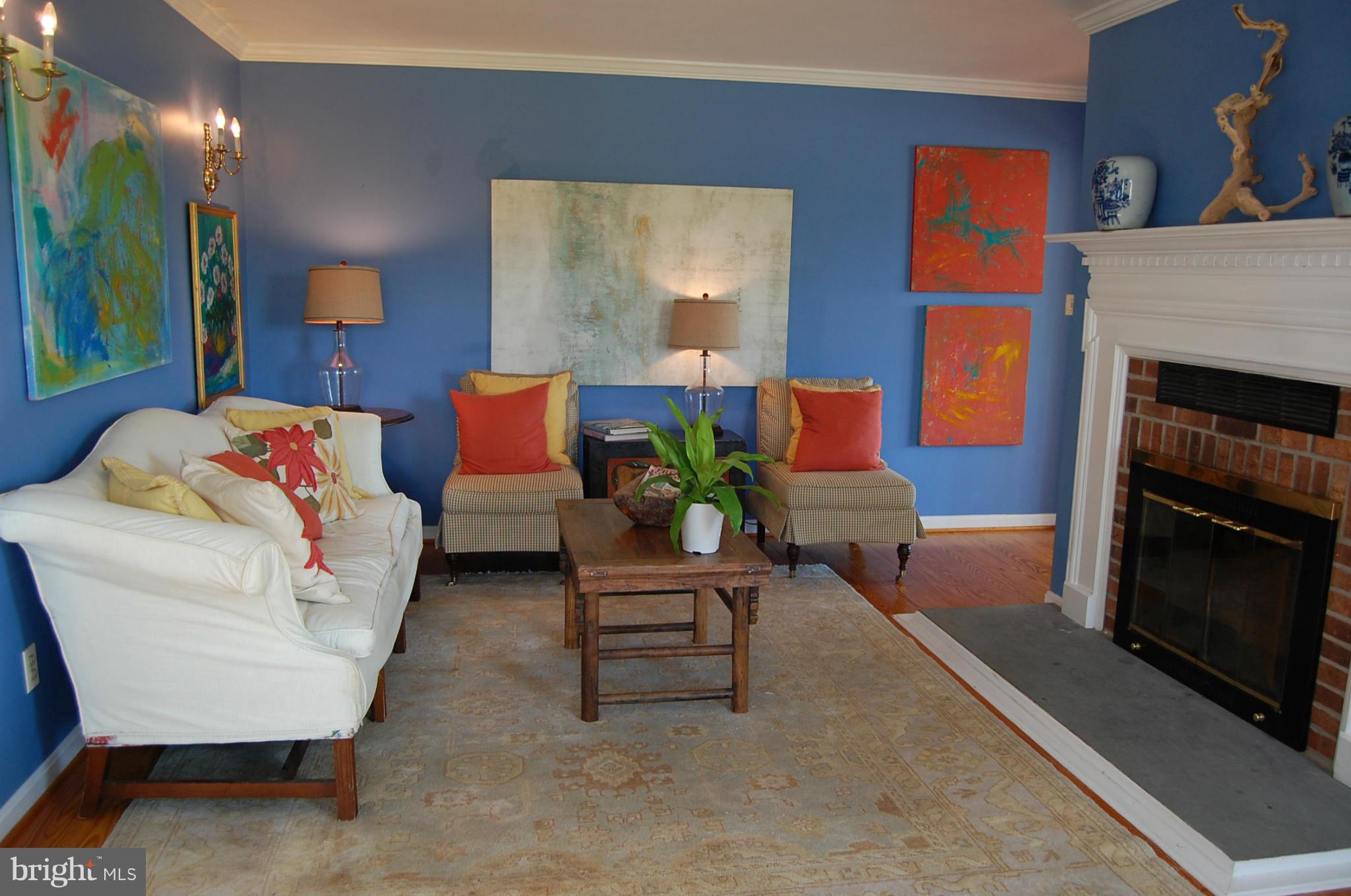540 Belfast Road Sparks, MD 21152 - Photo 9 of 29 Living Room