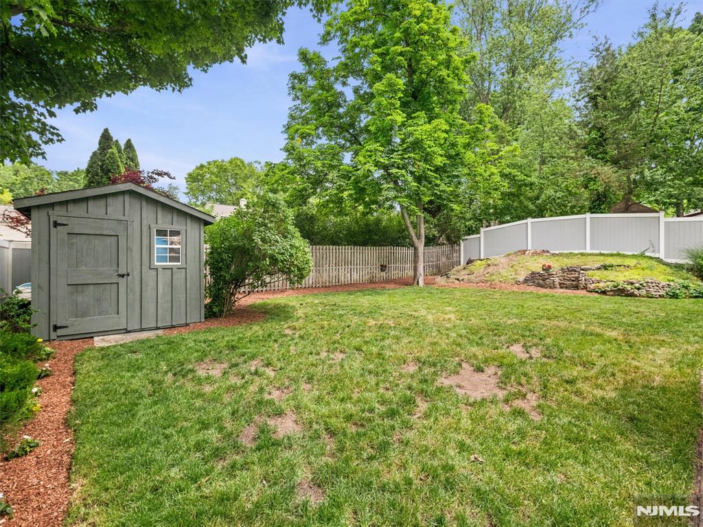 47 West Saddle River Road Waldwick, NJ 07463 - Photo 24 of 26