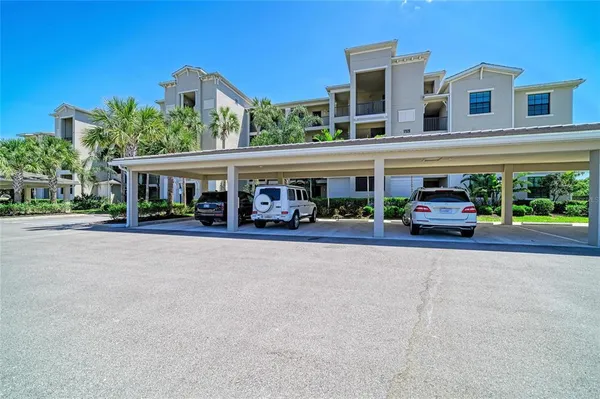 $295,000 | 17520 Gawthrop Drive, Unit 202, Lakewood Ranch, FL 34211