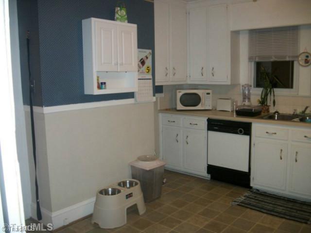 3570 Transou Road Pfafftown, NC 27040 - Photo 8 of 10 Kitchen.