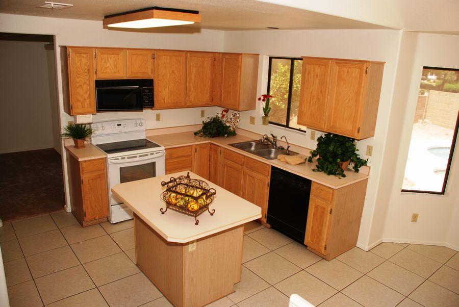 556 West Silver Creek Road Gilbert, AZ 85233 - Photo 3 of 6 KITCHEN