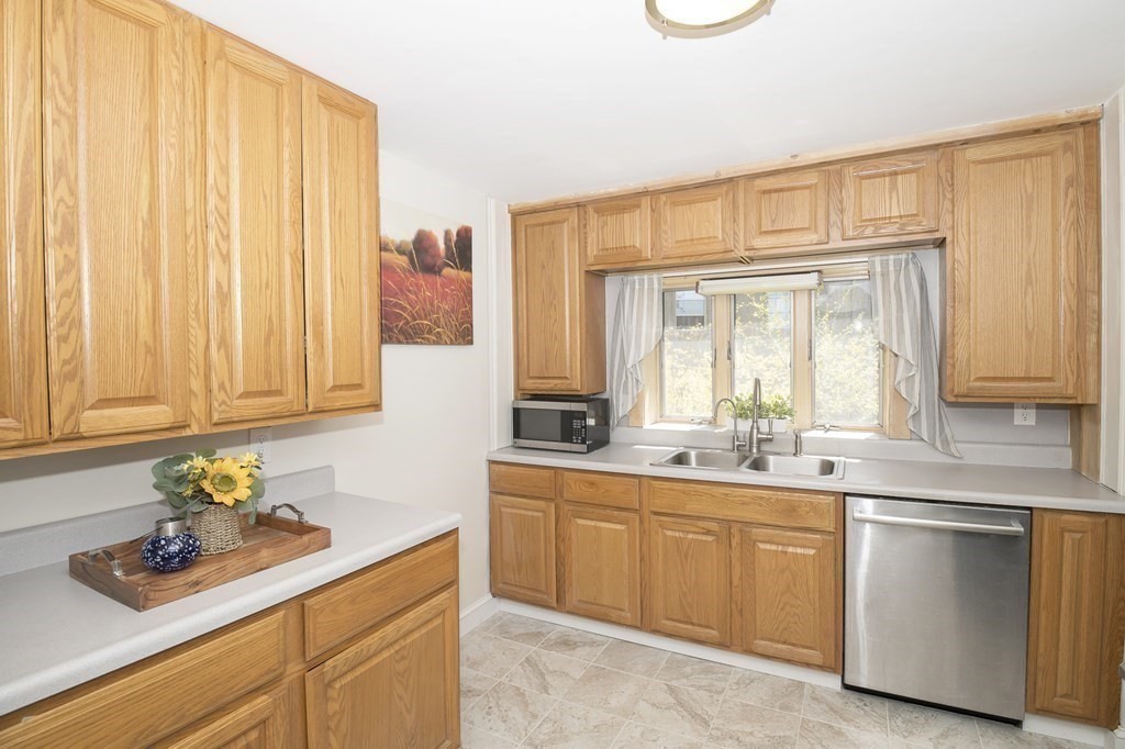 50 Lupine Road Andover, MA 01810 - Photo 9 of 33 Gallery Image 9