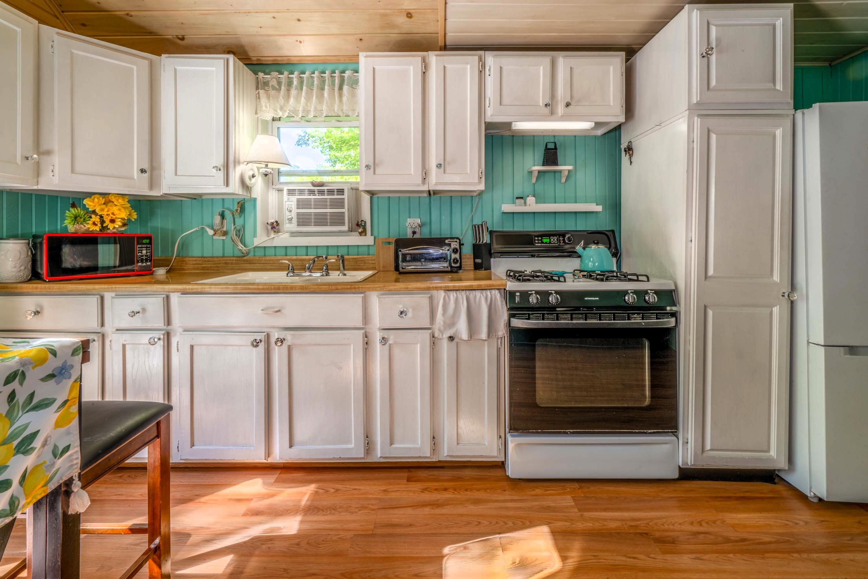 87 Poland Road Lincolnville, ME 04849 - Photo 11 of 34