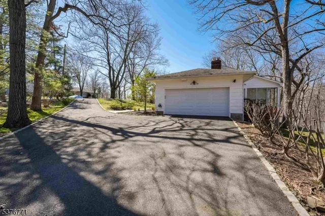 $4,600 | 17 Oxford Drive, Livingston, NJ 07039