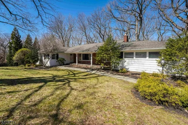 $4,600 | 17 Oxford Drive, Livingston, NJ 07039