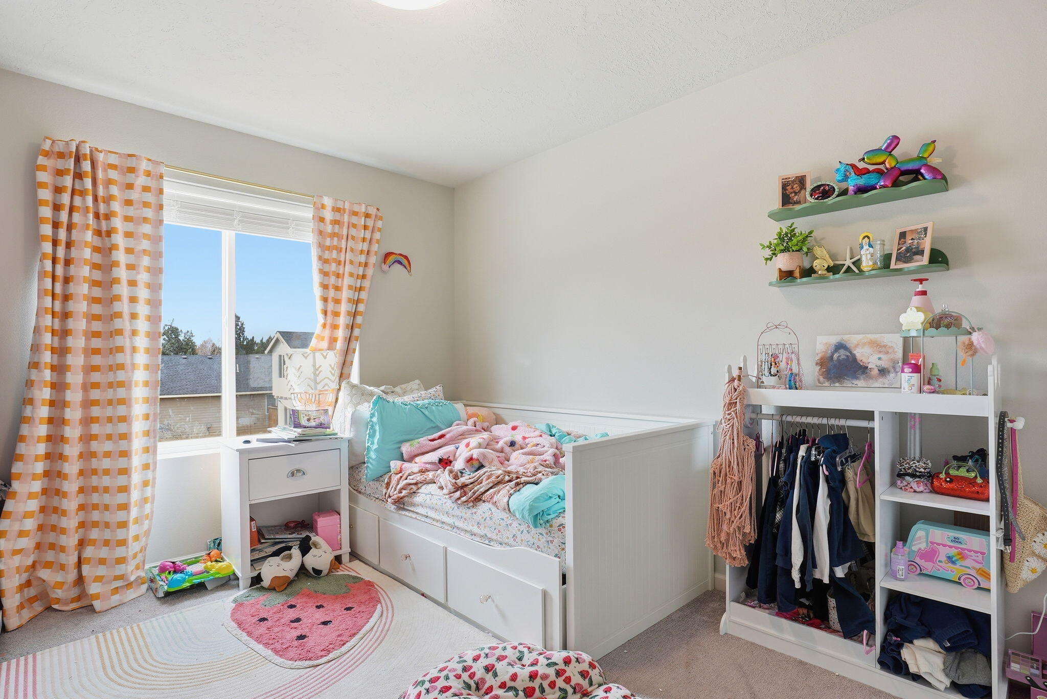 4015 Southwest Quartz Place Redmond, OR 97756 - Photo 27 of 35 a bedroom with furniture and a window