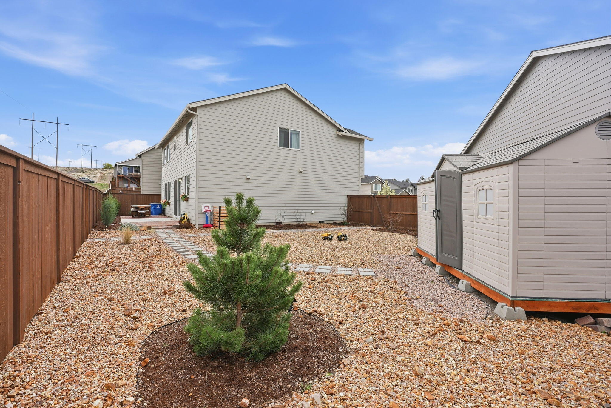 4015 Southwest Quartz Place Redmond, OR 97756 - Photo 35 of 35 a view of a backyard of the house